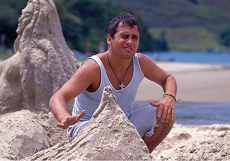 Самый известный телелунатик - Маркус Фрот в образе Тони из бразильского сериала "Секрет трипиканки". 